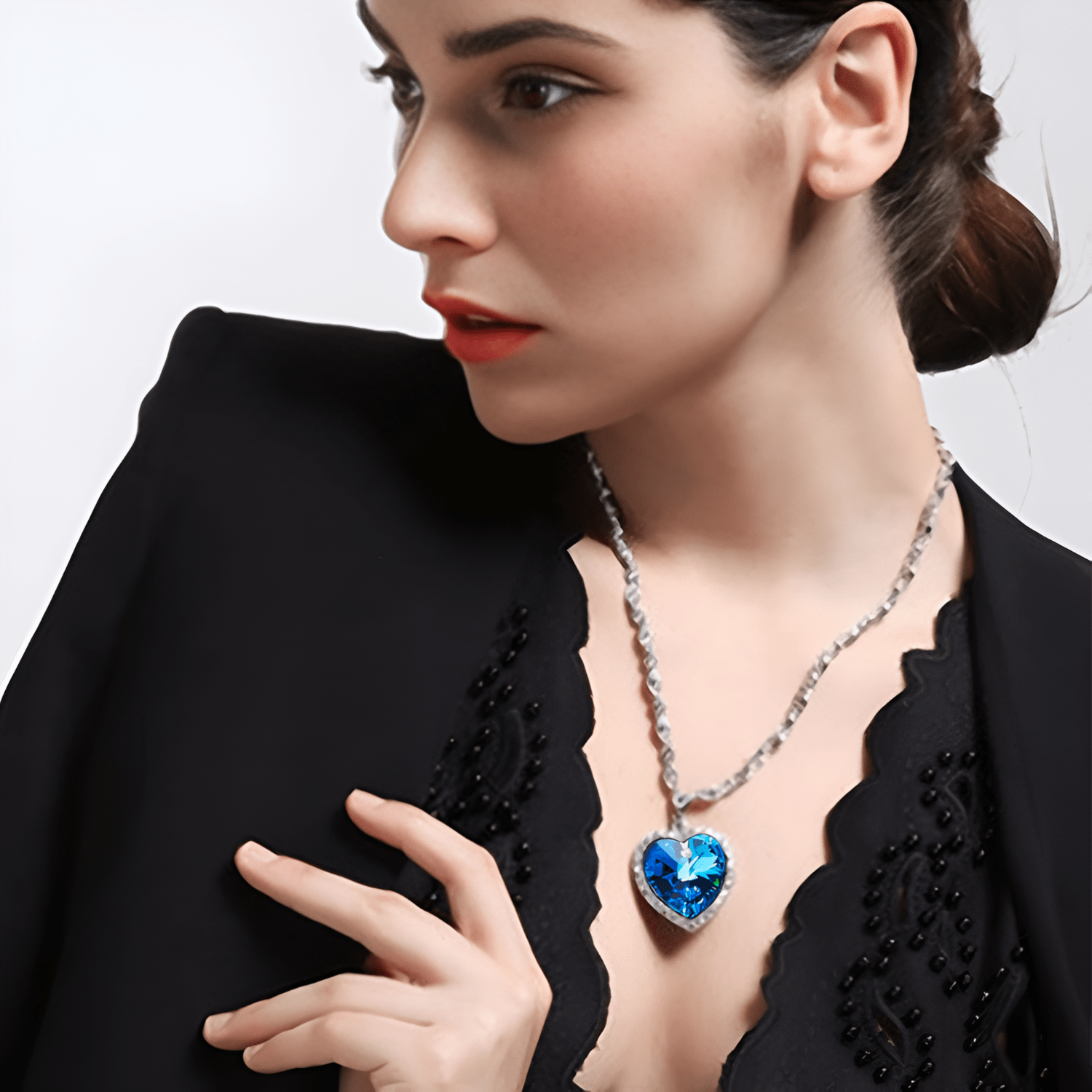 Replica Heart of the Ocean Necklace