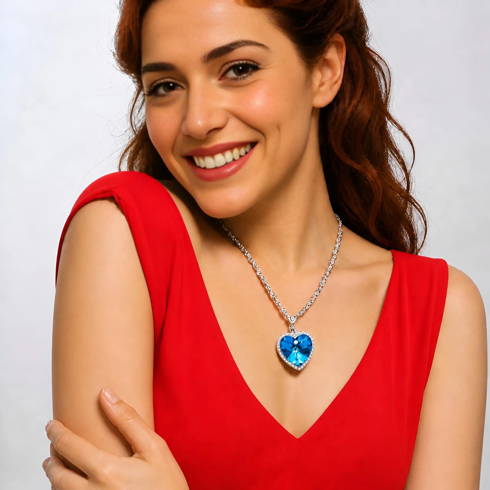 The Heart of the Ocean Necklace